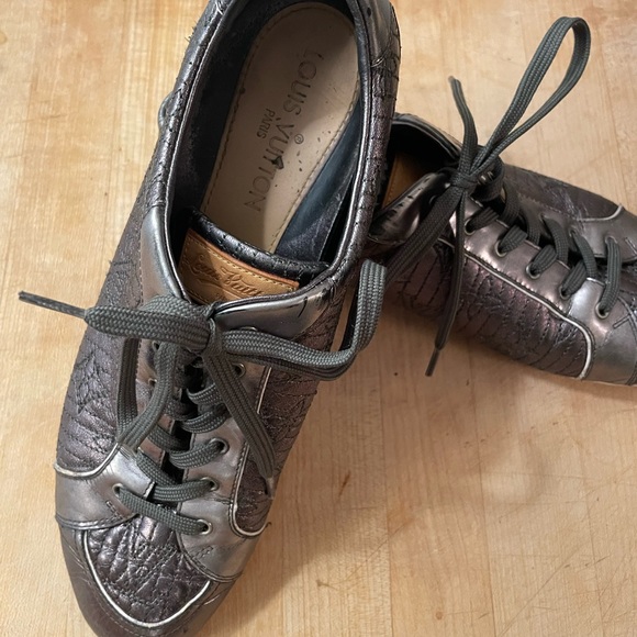 Louis Vuitton shoes - Picture 3 of 3